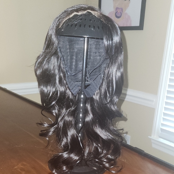 Elegant Black Wavy Human Hair Wig - Picture 1 of 4
